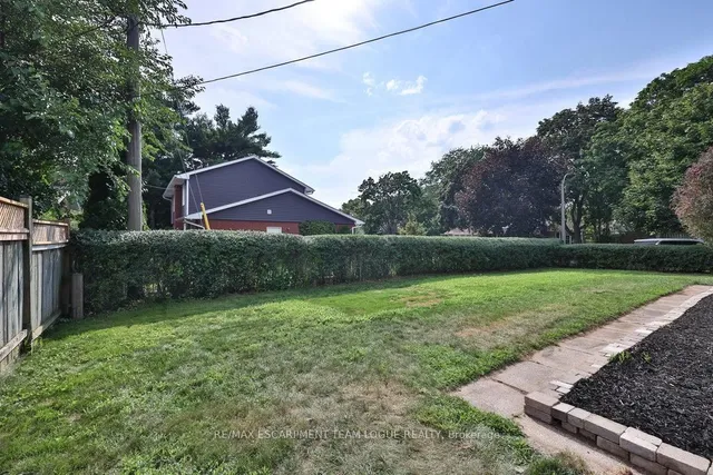 Additional image 39 of 3530 Walmer Rd