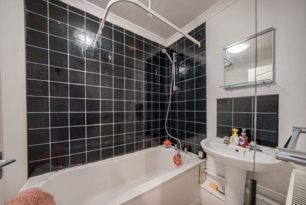 Additional image 19 of Meadow Road, Alcester, B49