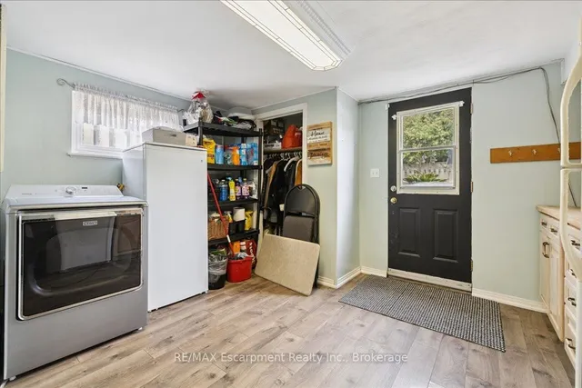 Additional image 35 of 755 Parker Cres