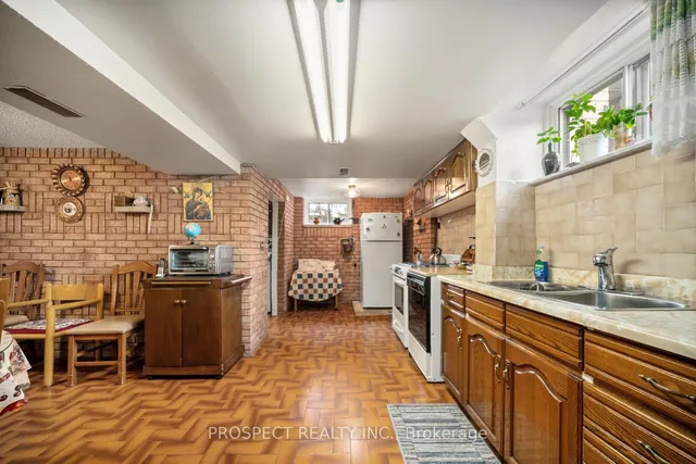 Additional image 28 of 8 Sonnet Crt