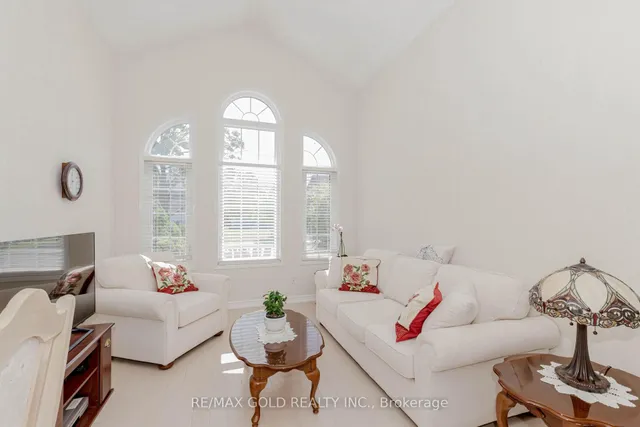 Additional image 10 of 25 Red Cedar Cres