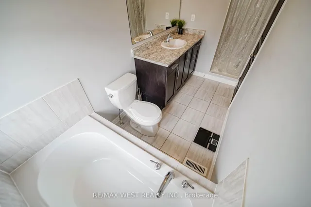 Additional image 6 of 12 Adventura Rd