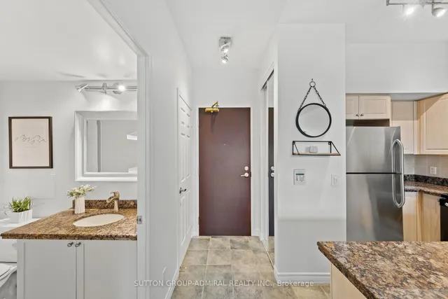 Additional image 21 of 51 Lower Simcoe St Unit 210