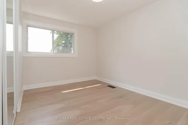 Additional image 24 of 29 Geraldine Crt