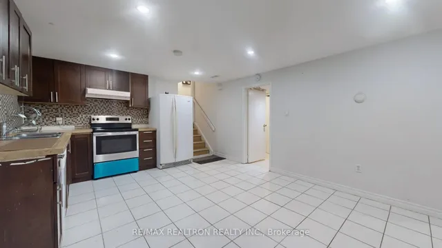 Additional image 30 of 16 Flavian Cres