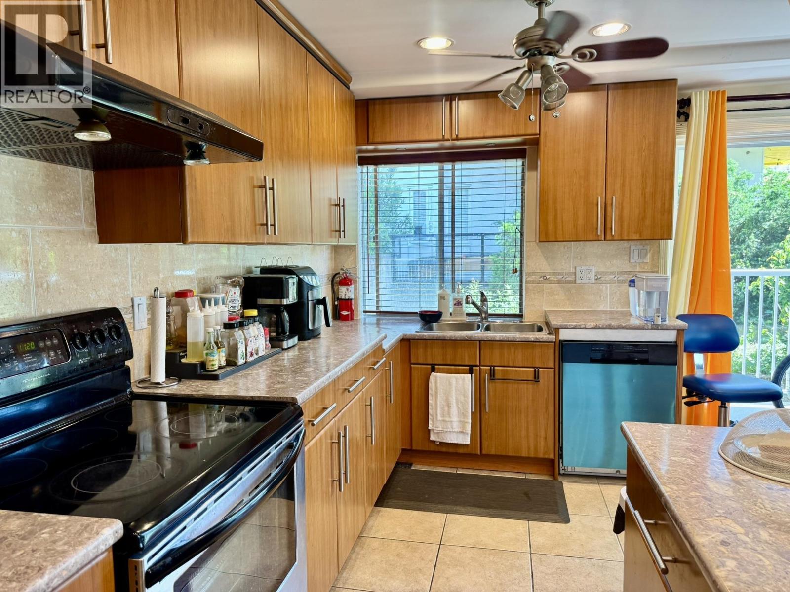 208 815 FOURTH AVENUE|New Westminster, British Columbia V3M1S8