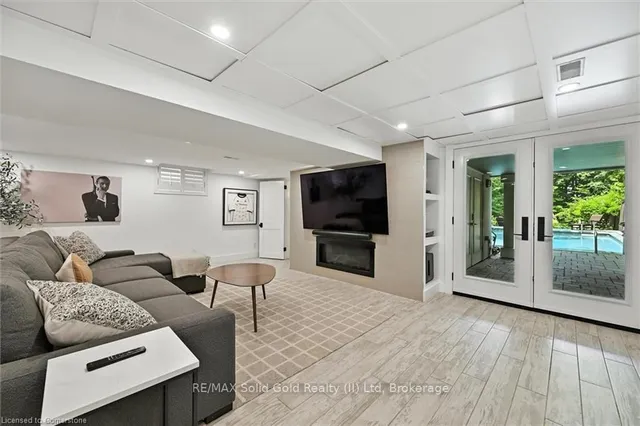 Additional image 37 of 112 Chedoke Ave