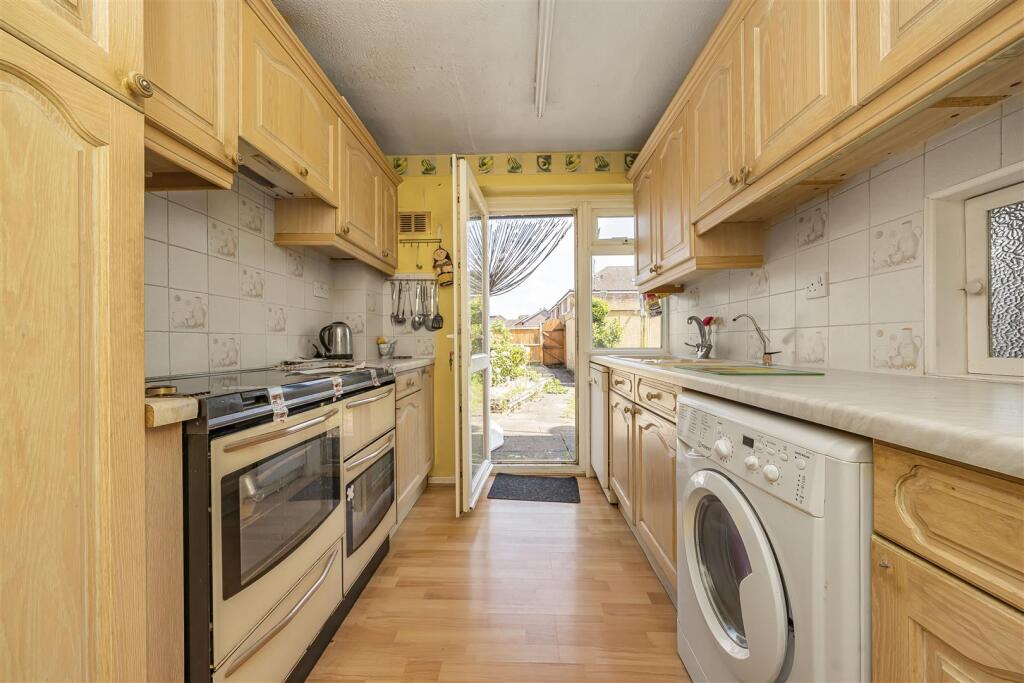 Additional image 4 of Maplefield, Park Street, St. Albans