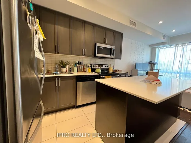 Additional image 8 of 639 Lawrence Ave Unit 209