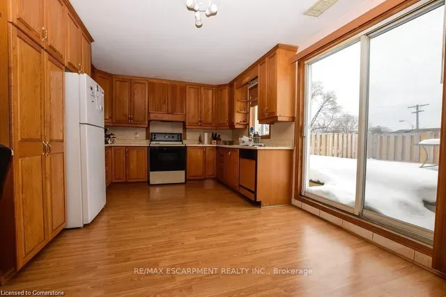 Additional image 28 of 120 Parkdale Ave
