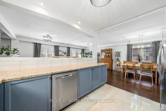 Additional image 13 of 12 Valridge Crt