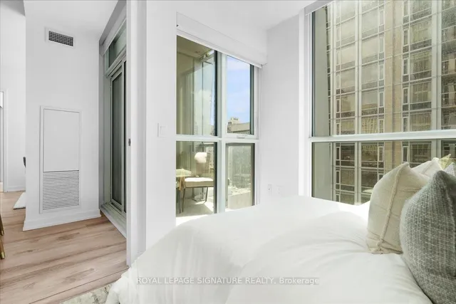 Additional image 16 of 1 Yorkville Ave Unit 1402