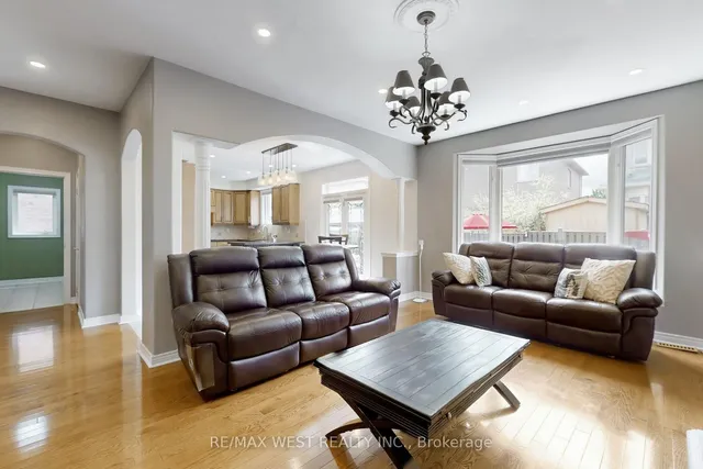 Additional image 11 of 6 Igloo Tr