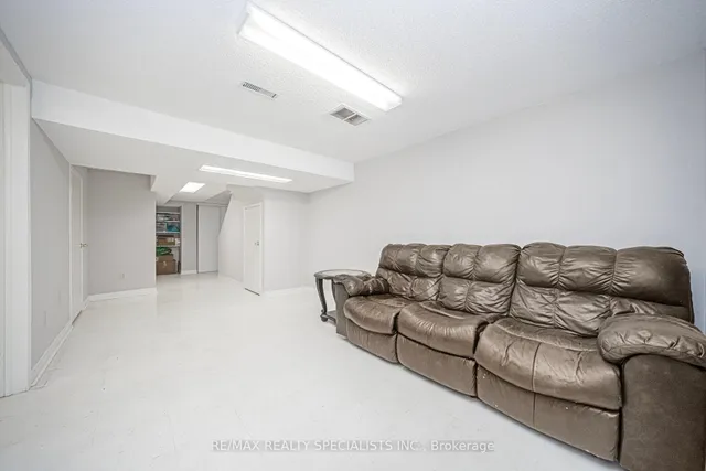 Additional image 34 of 44 Franklin Crt