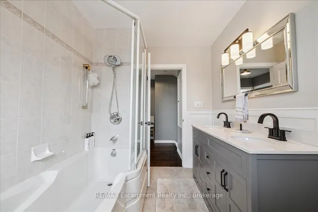 Additional image 30 of 755 Parker Cres