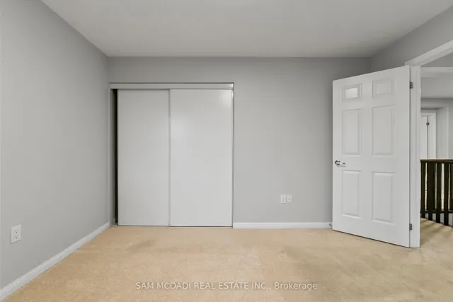 Additional image 35 of 73 Miracle Tr