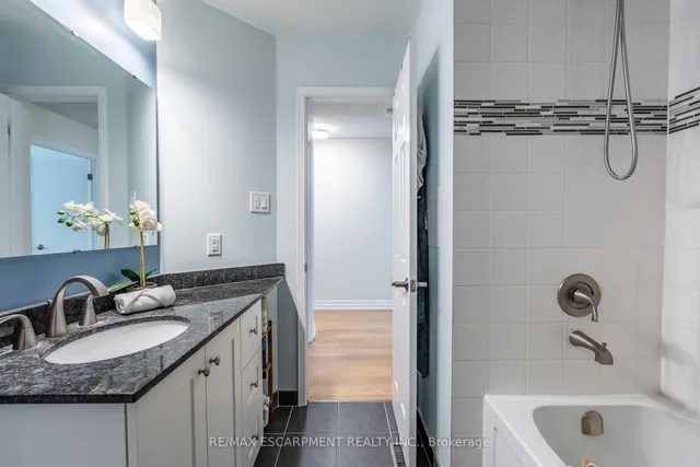 Additional image 29 of 2075 Walkers Line Unit 235