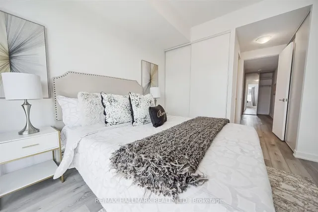 Additional image 23 of 609 Avenue Rd Unit 904