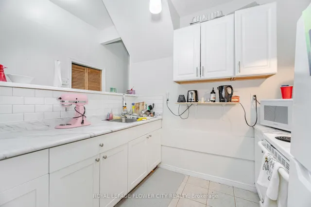 Additional image 27 of 376 Hansen Rd