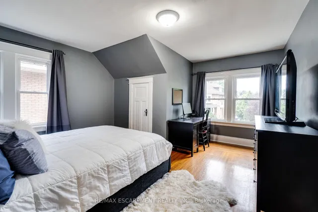 Additional image 27 of 75 MELROSE Ave