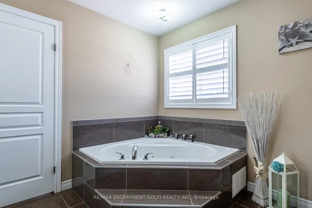 Additional image 18 of 27 Pinemeadow Dr