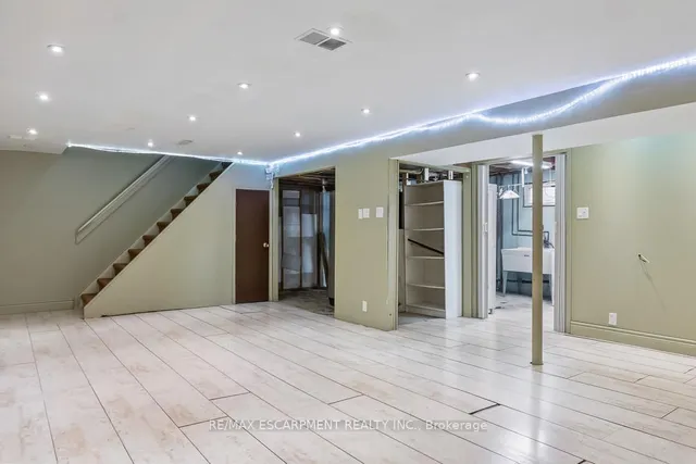Additional image 32 of 1 Dunbarton Cres