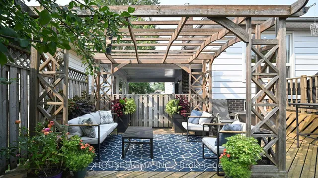 Additional image 36 of 641 Glen Moor Cres