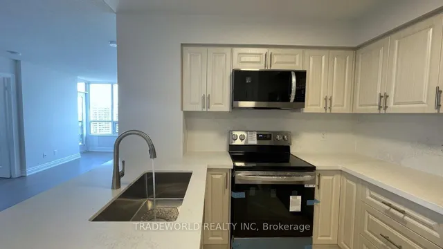 Additional image 13 of 25 Greenview Ave Unit 2526