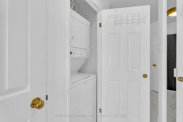 Additional image 32 of 55 Centre Ave Unit 2504