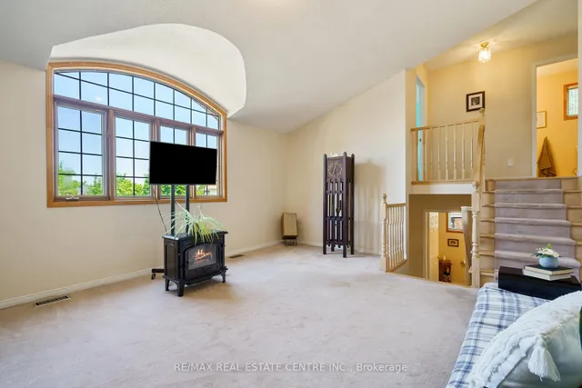 Additional image 23 of 10 Nature Crt