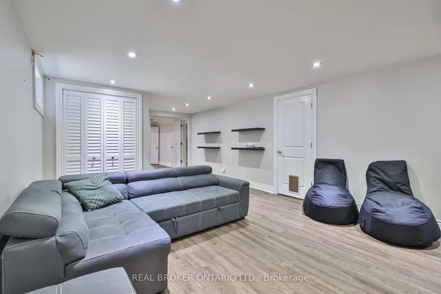 Additional image 23 of 76 Randall Ave