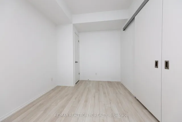 Additional image 8 of 197 Yonge St Unit 5104
