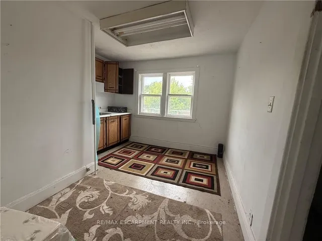 Additional image 13 of 325 WEIR St