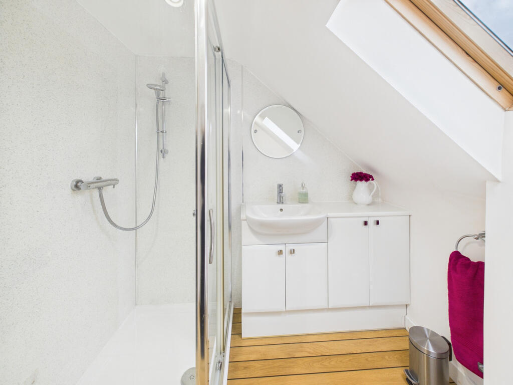 Additional image 24 of Cottage, Maud, AB42