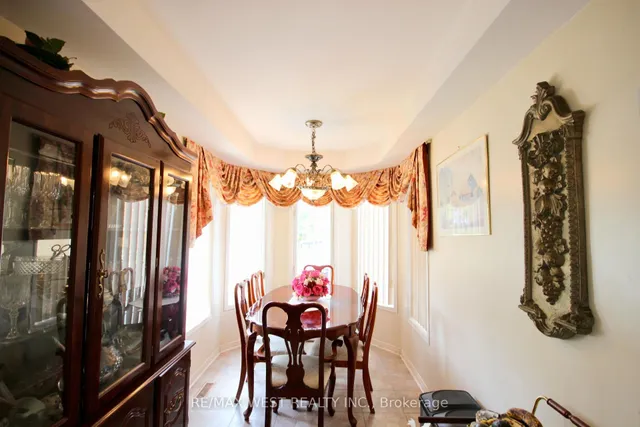 Additional image 7 of 1 Platinum Dr