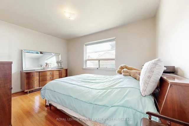 Additional image 16 of 27 Hinton Rd