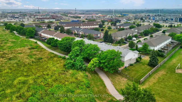 Additional image 31 of 800 PARAMOUNT Dr Unit 28