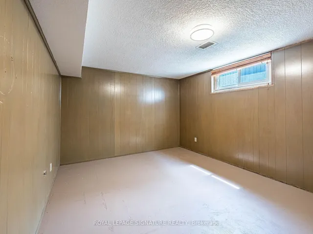 Additional image 23 of 125 Decarie Circ