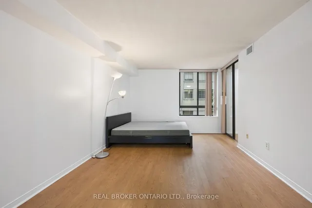 Additional image 13 of 280 Simcoe St Unit 206A