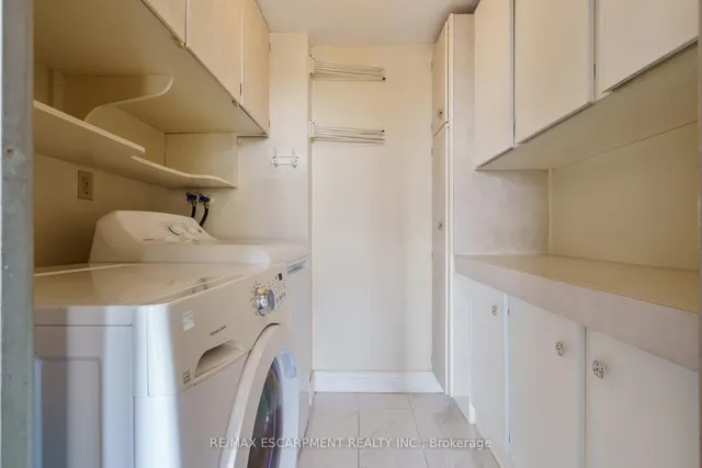 Additional image 39 of 75 Queen St Unit 2203