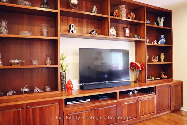 Additional image 16 of 100 Springstead Ave