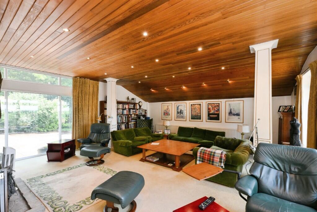 Additional image 9 of High Road, AL9