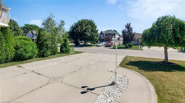 Additional image 5 of 183 Alderlea Ave