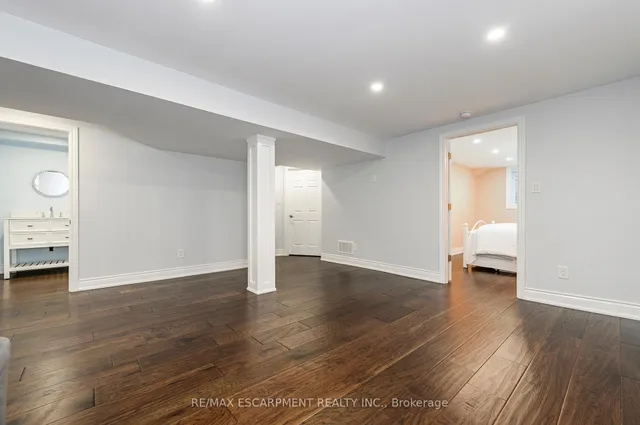 Additional image 29 of 6487 Panton St