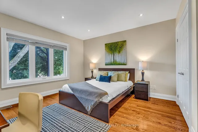 Additional image 32 of 27 Caronport Cres