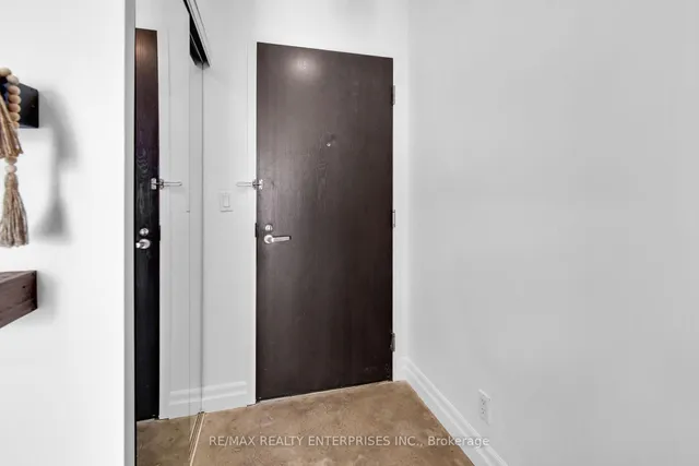 Additional image 6 of 1005 King St Unit 913