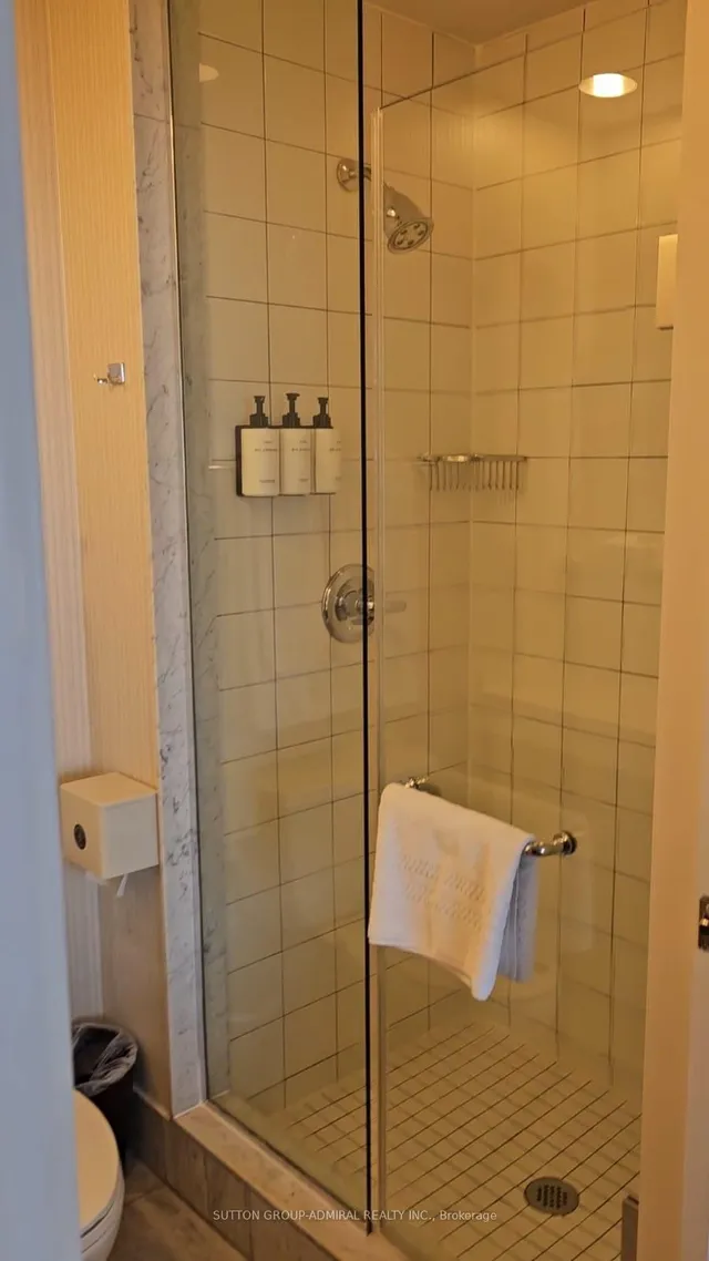 Additional image 11 of 1 King St Unit 2007