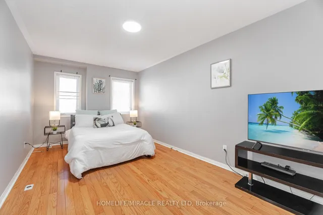 Additional image 34 of 83 Mondeo Dr Unit 32