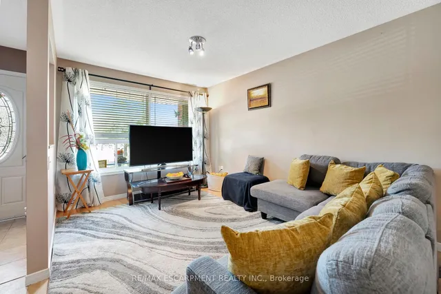 Additional image 4 of 39 Marilyn Crt