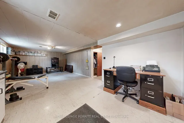 Additional image 26 of 27 Hinton Rd